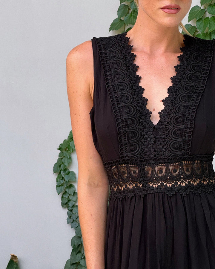 Zaravelle™ Lace Tiered Maxi Dress