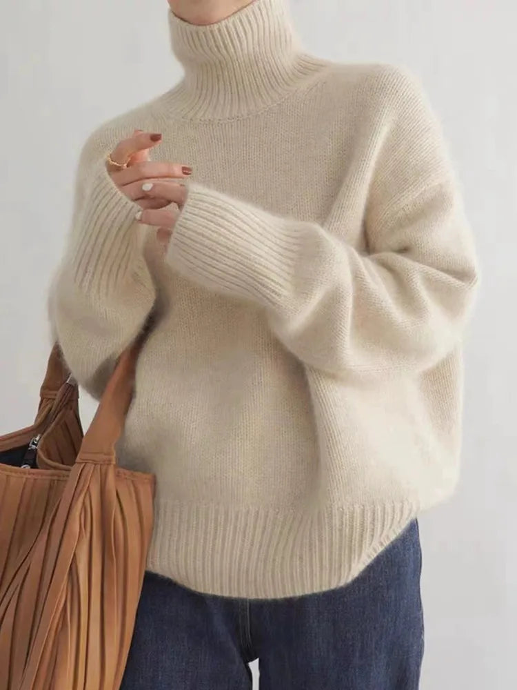Noa™ – Oversized Knit Turtleneck
