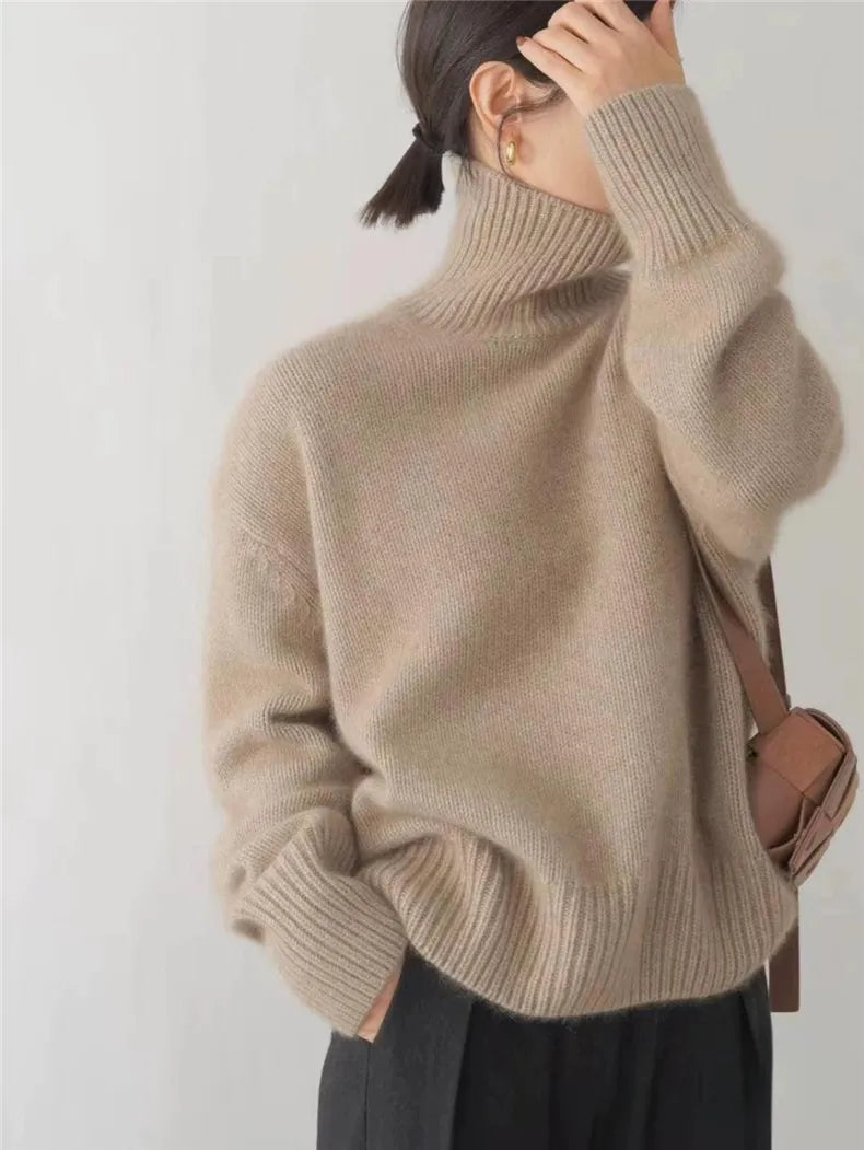 Noa™ – Oversized Knit Turtleneck